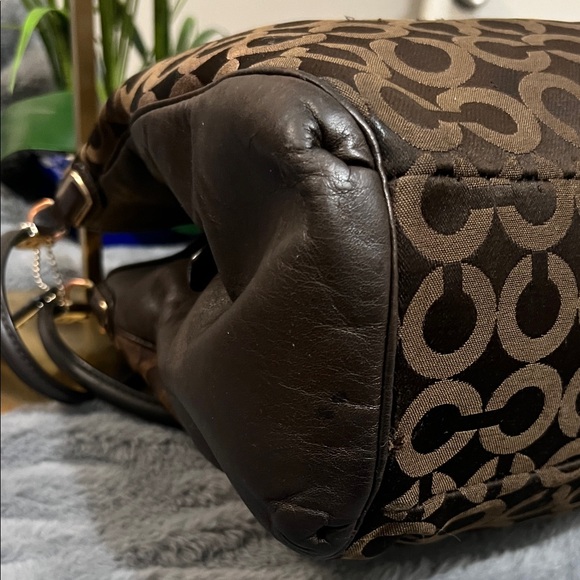 Coach Madison Phoebe Chocolate Brown Signature Shoulder Bag EUC retail $395 - Picture 12 of 13